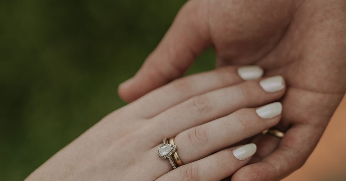 Personalised Engravings: Making Your Engagement Ring Truly Unique