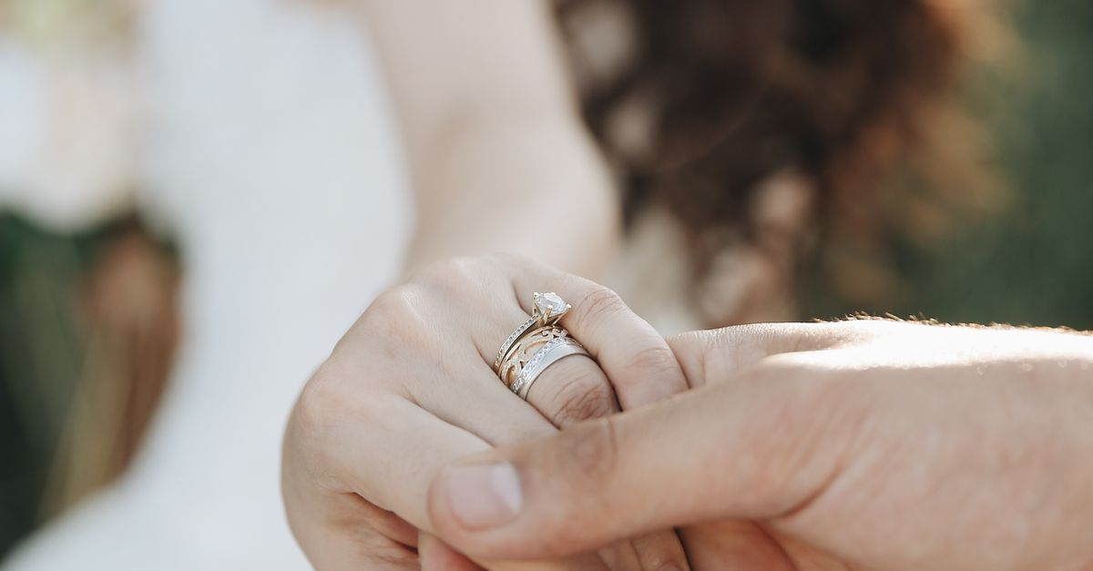 The Rise of Floral Motifs in Seasonal Engagement Rings